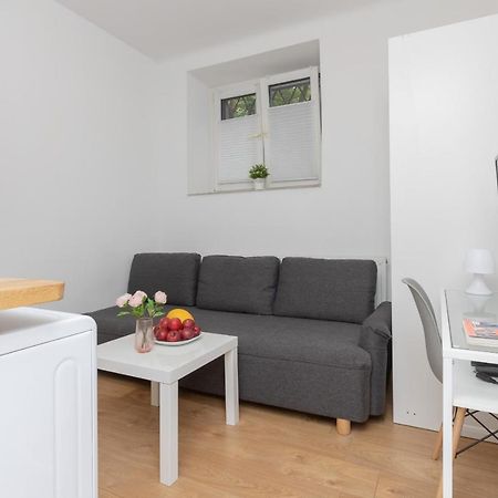 Micro Apartment Near Fort Mokotow By Noclegi Renters Warschau Exterior foto